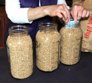 4FoodStorage Adding an Oxygen Absorber to the jar of food