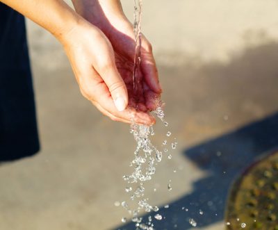 hand water pouring